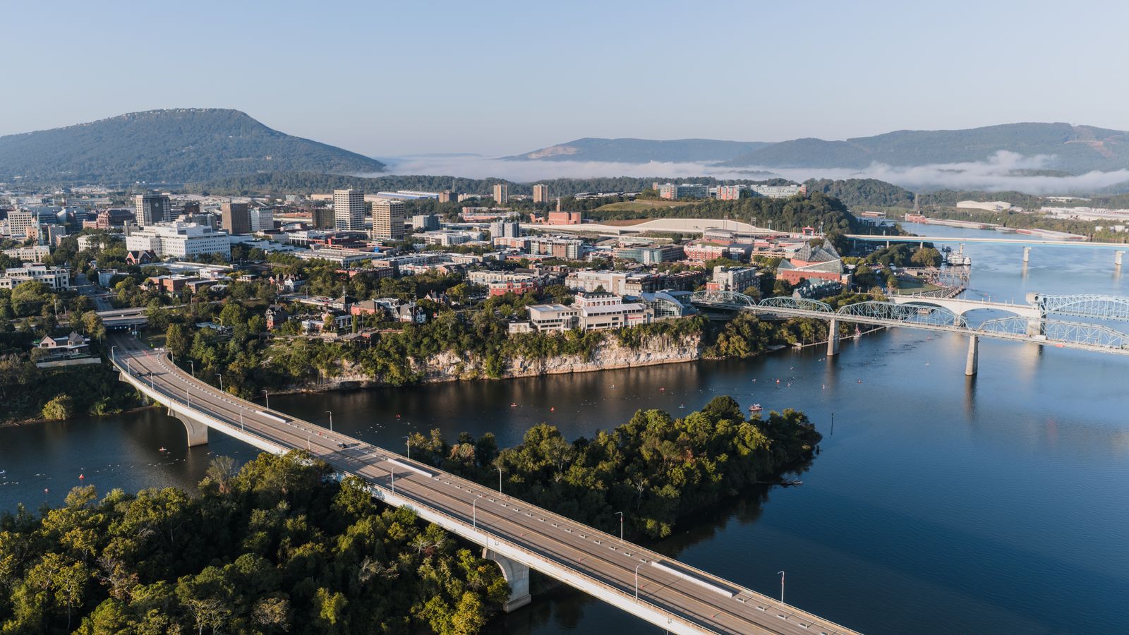 Living in Chattanooga, TN: Where Mountains, Lake Life & Southern Charm Meet