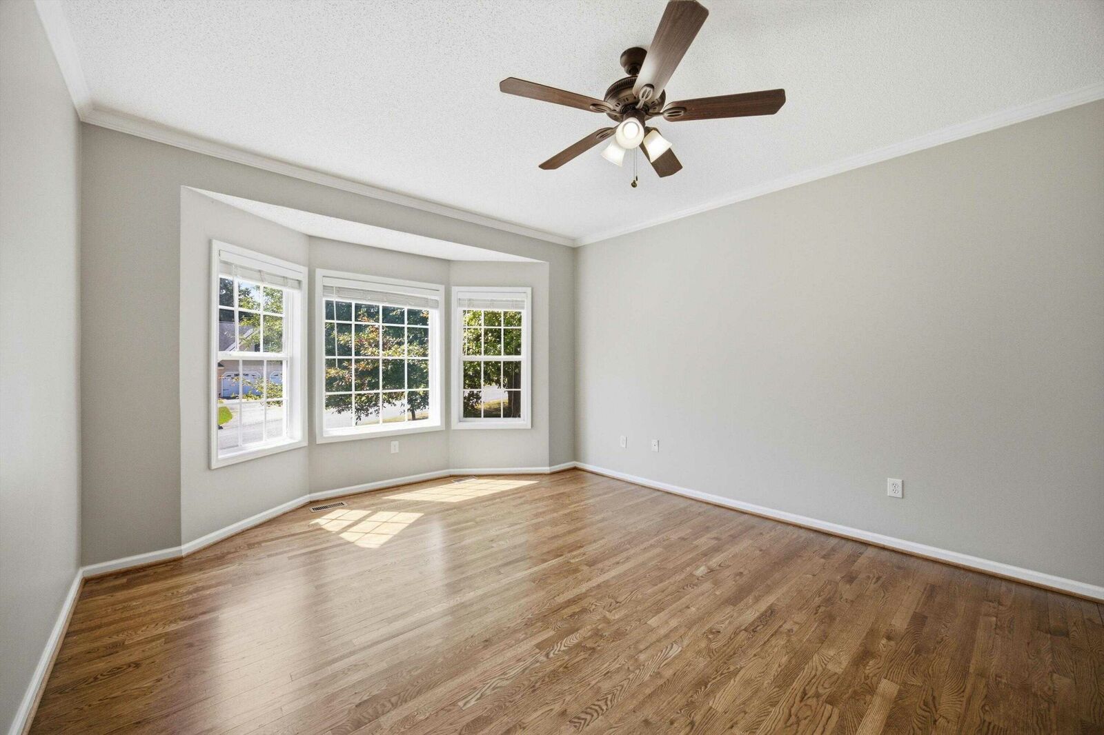 145 Prince Albert Court SW - Photo 9