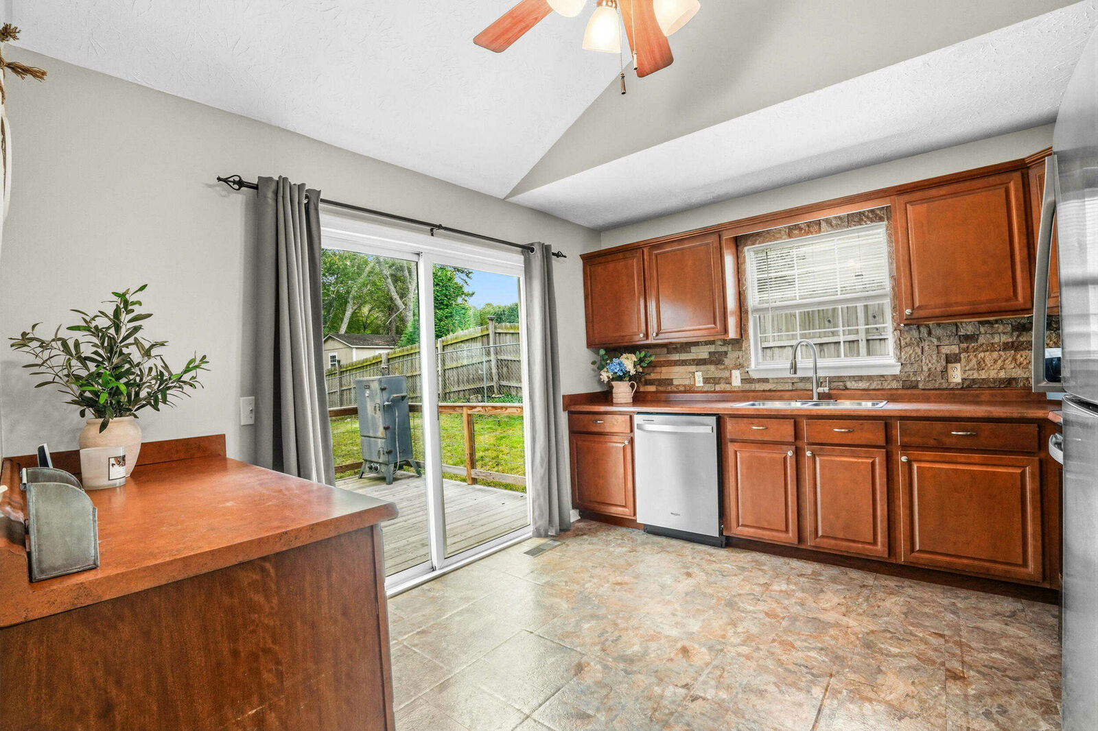 226 Crestwood Drive - Photo 9